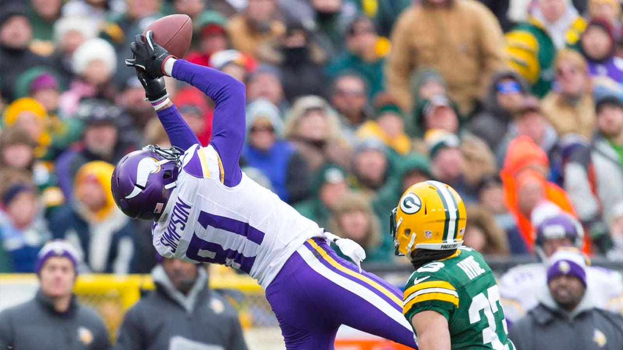 Vikings re-sign free-agent WR Simpson to one-year deal